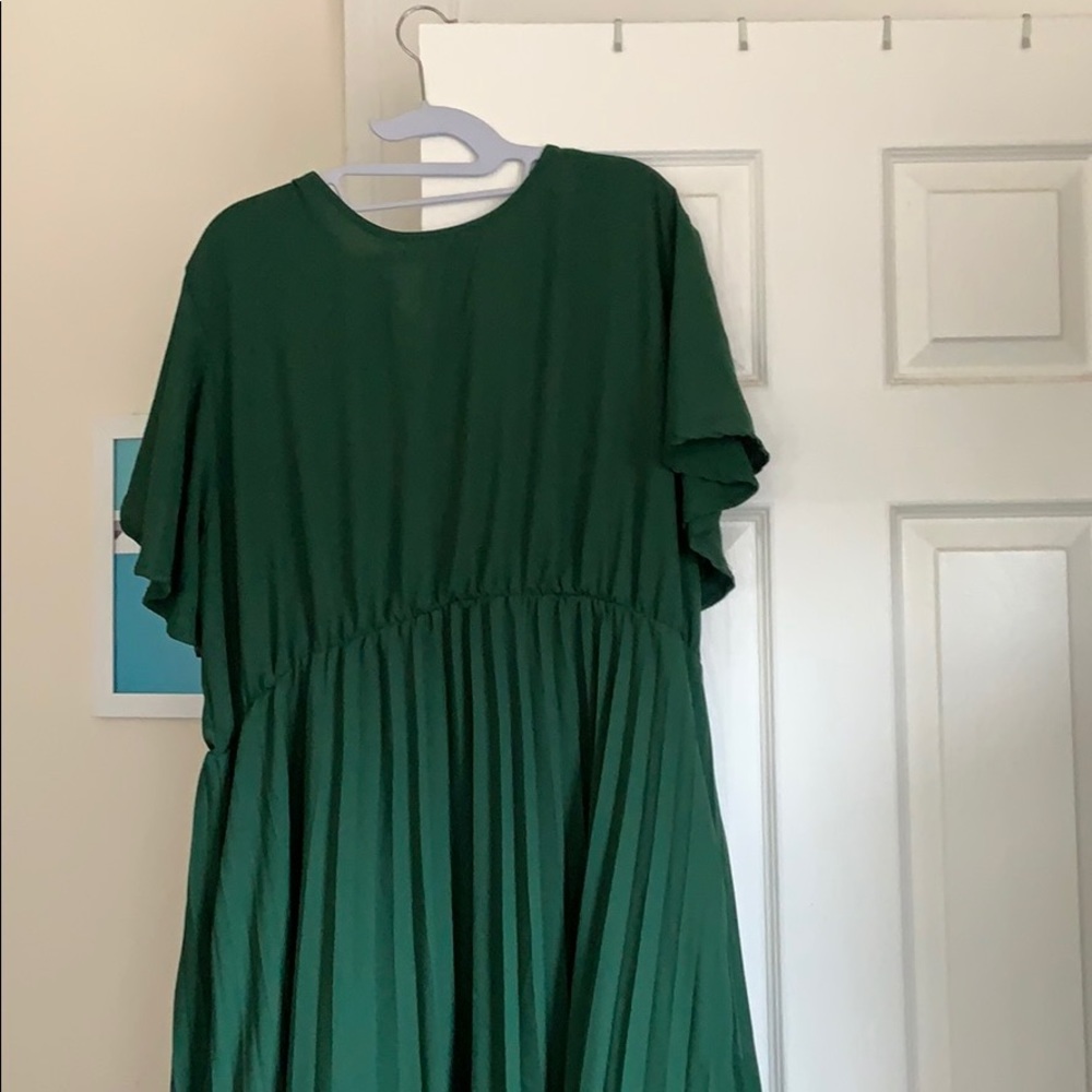 Forest green pleated midi dress - 4x